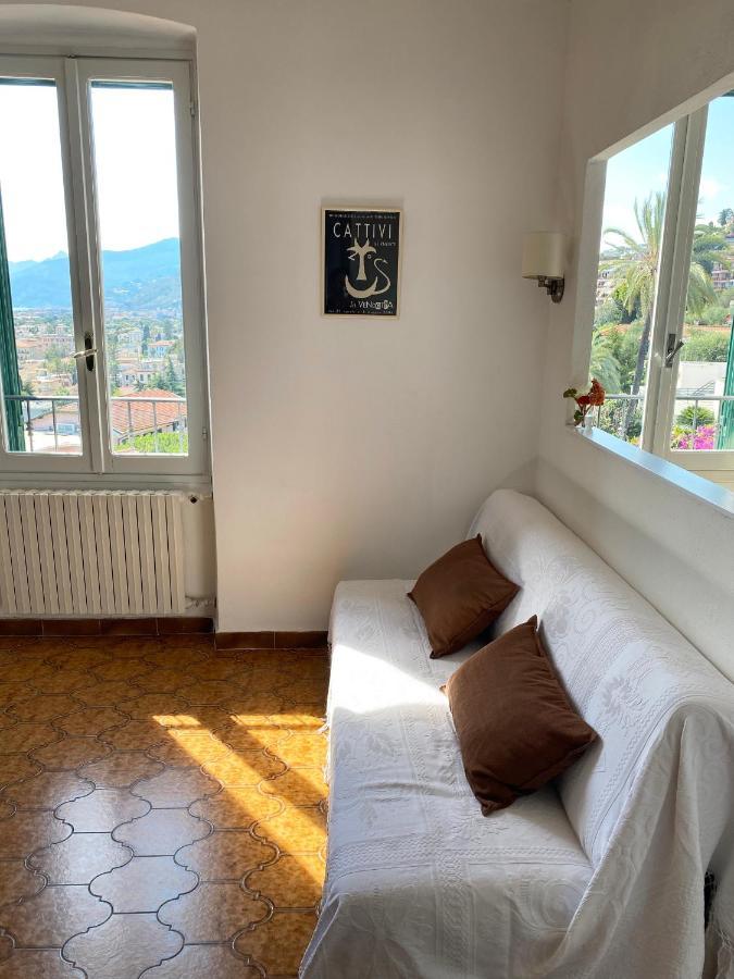 Casa Petra - Appartamento vista mare città vecchia Bordighera Exterior foto