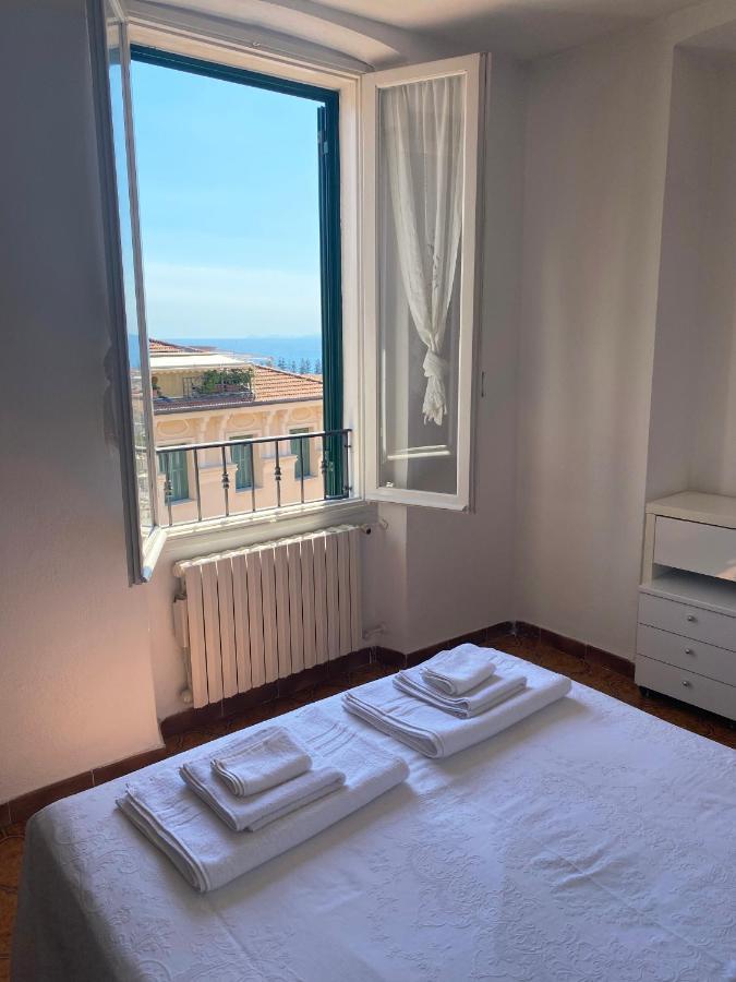 Casa Petra - Appartamento vista mare città vecchia Bordighera Exterior foto