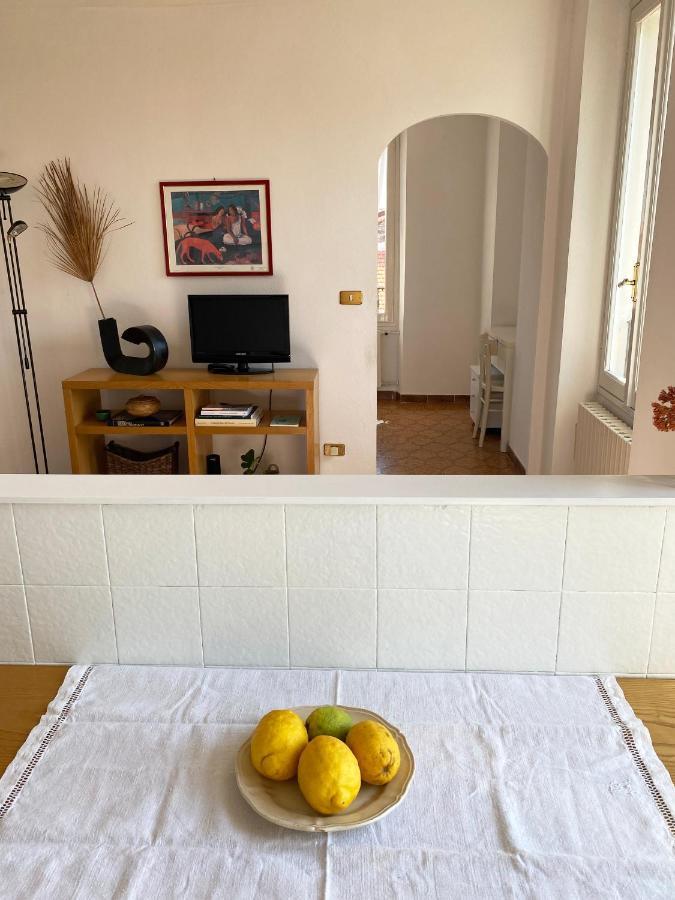 Casa Petra - Appartamento vista mare città vecchia Bordighera Exterior foto